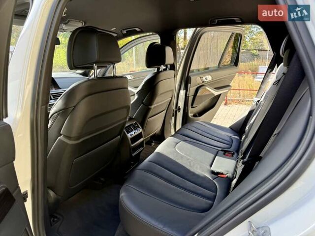 БМВ Х5 2021 у Дніпро (Дніпропетровську) на Automoto.ua Білий БМВ Х5, об'ємом двигуна 2.99 л та пробігом 95 тис. км за 64500 $, фото 25 на Automoto.ua