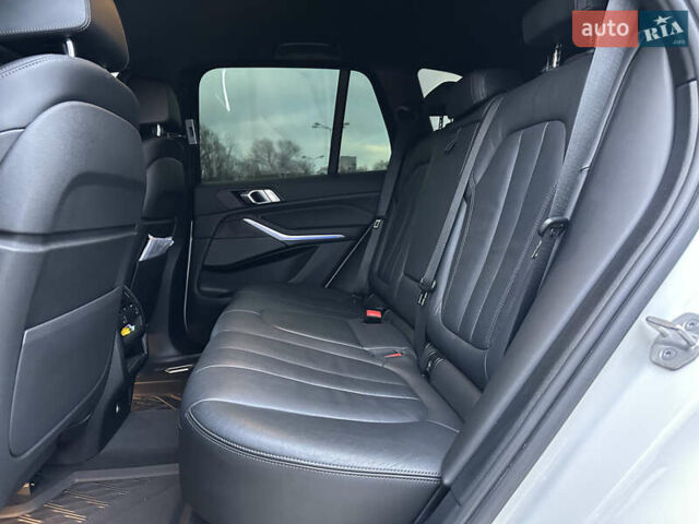 Белый БМВ Х5, объемом двигателя 2.99 л и пробегом 79 тыс. км за 68000 $, фото 23 на Automoto.ua