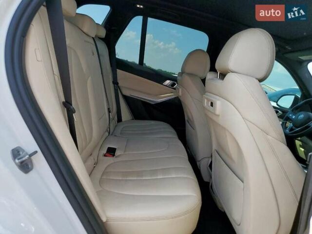 Белый БМВ Х5, объемом двигателя 3 л и пробегом 136 тыс. км за 21900 $, фото 10 на Automoto.ua