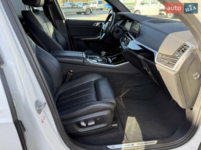 Білий БМВ Х5, об'ємом двигуна 3 л та пробігом 118 тис. км за 67777 $, фото 33 на Automoto.ua