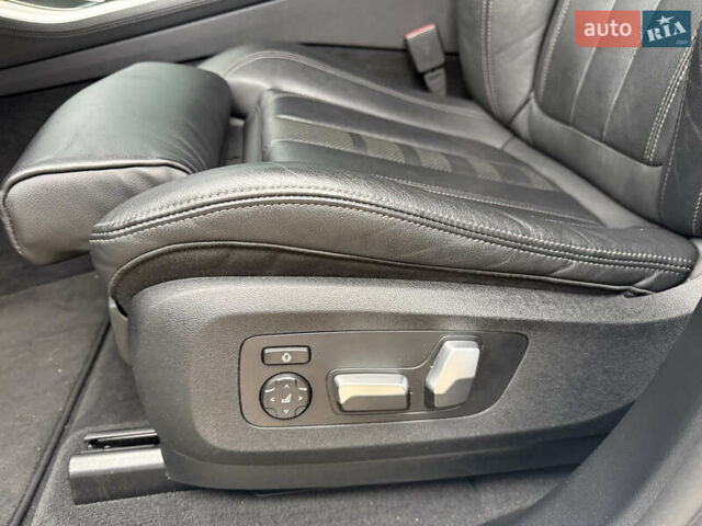 Белый БМВ Х5, объемом двигателя 3 л и пробегом 52 тыс. км за 55555 $, фото 11 на Automoto.ua