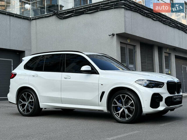 Белый БМВ Х5, объемом двигателя 3 л и пробегом 61 тыс. км за 73000 $, фото 12 на Automoto.ua