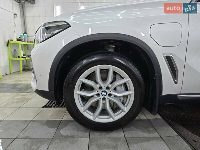Белый БМВ Х5, объемом двигателя 3 л и пробегом 59 тыс. км за 60500 $, фото 10 на Automoto.ua