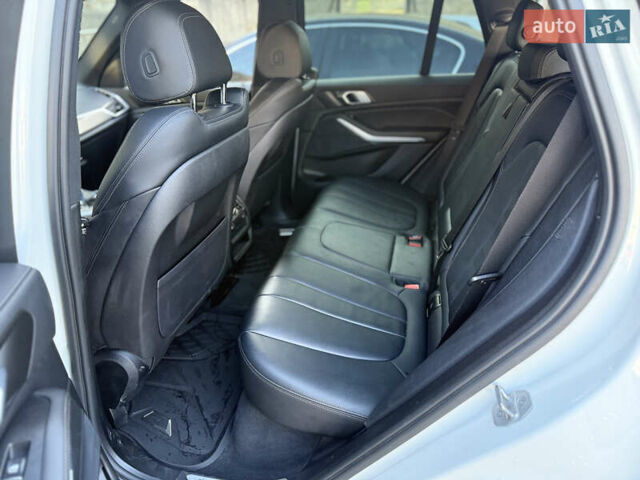 Белый БМВ Х5, объемом двигателя 3 л и пробегом 72 тыс. км за 71800 $, фото 40 на Automoto.ua
