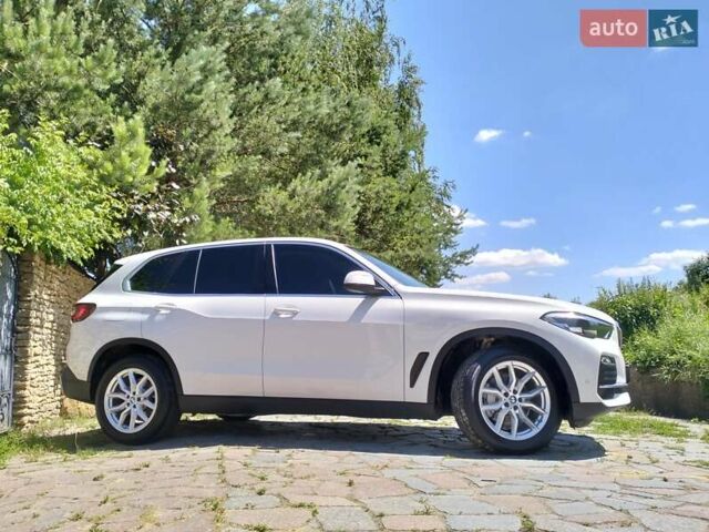 Белый БМВ Х5, объемом двигателя 2 л и пробегом 68 тыс. км за 53800 $, фото 28 на Automoto.ua