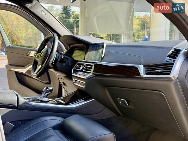 БМВ Х5 2021 у Дніпро (Дніпропетровську) на Automoto.ua Білий БМВ Х5, об'ємом двигуна 2.99 л та пробігом 95 тис. км за 64500 $, фото 32 на Automoto.ua