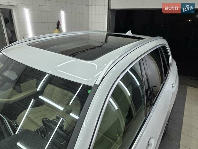 Белый БМВ Х5, объемом двигателя 3 л и пробегом 59 тыс. км за 60500 $, фото 13 на Automoto.ua