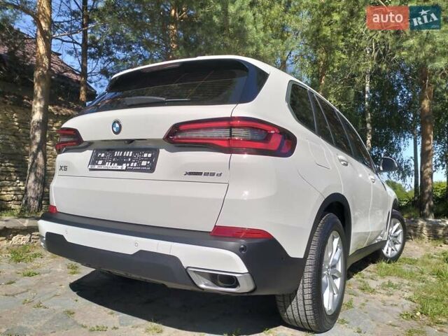 Белый БМВ Х5, объемом двигателя 2 л и пробегом 68 тыс. км за 53800 $, фото 35 на Automoto.ua