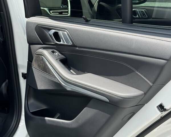 Белый БМВ Х5, объемом двигателя 3 л и пробегом 43 тыс. км за 66000 $, фото 28 на Automoto.ua