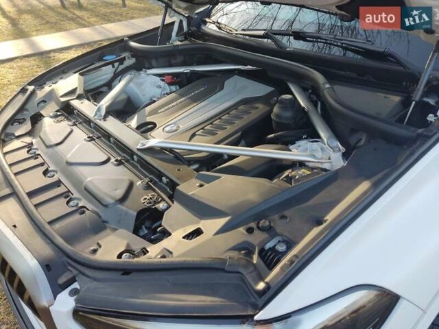 Белый БМВ Х5, объемом двигателя 3 л и пробегом 2 тыс. км за 92700 $, фото 31 на Automoto.ua