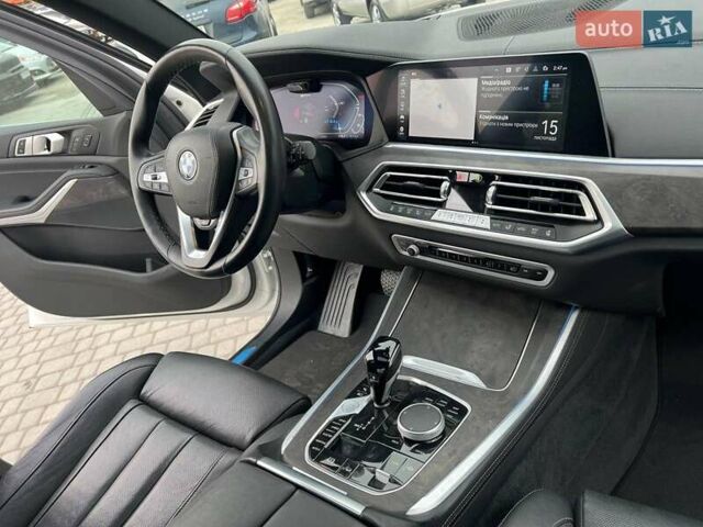 Белый БМВ Х5, объемом двигателя 3 л и пробегом 44 тыс. км за 66290 $, фото 46 на Automoto.ua