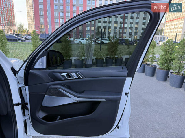 Белый БМВ Х5, объемом двигателя 3 л и пробегом 90 тыс. км за 69000 $, фото 40 на Automoto.ua