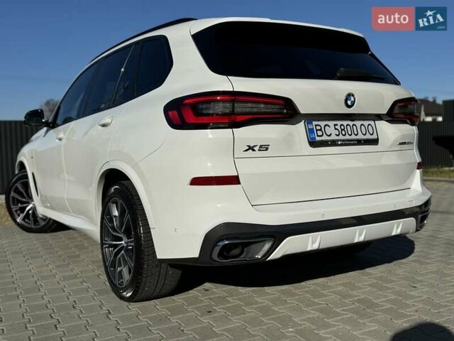 Белый БМВ Х5, объемом двигателя 2.99 л и пробегом 73 тыс. км за 72500 $, фото 5 на Automoto.ua