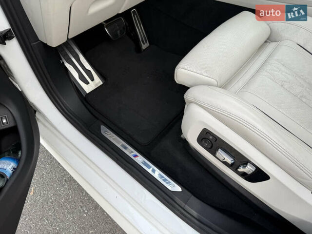 Белый БМВ Х5, объемом двигателя 3 л и пробегом 53 тыс. км за 88000 $, фото 17 на Automoto.ua