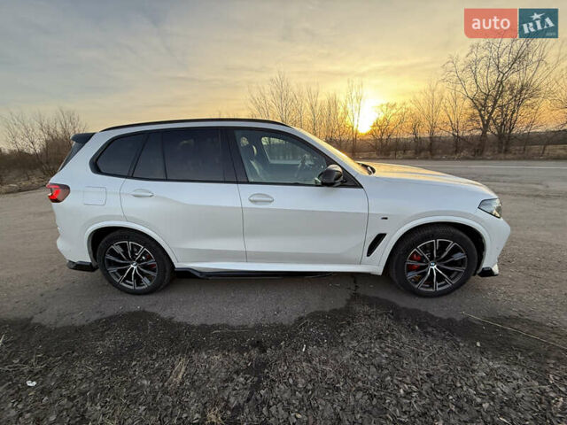 Белый БМВ Х5, объемом двигателя 2.99 л и пробегом 25 тыс. км за 81500 $, фото 2 на Automoto.ua