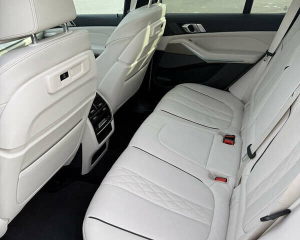 Белый БМВ Х5, объемом двигателя 3 л и пробегом 53 тыс. км за 88000 $, фото 24 на Automoto.ua