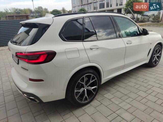 Белый БМВ Х5, объемом двигателя 3 л и пробегом 2 тыс. км за 92700 $, фото 3 на Automoto.ua
