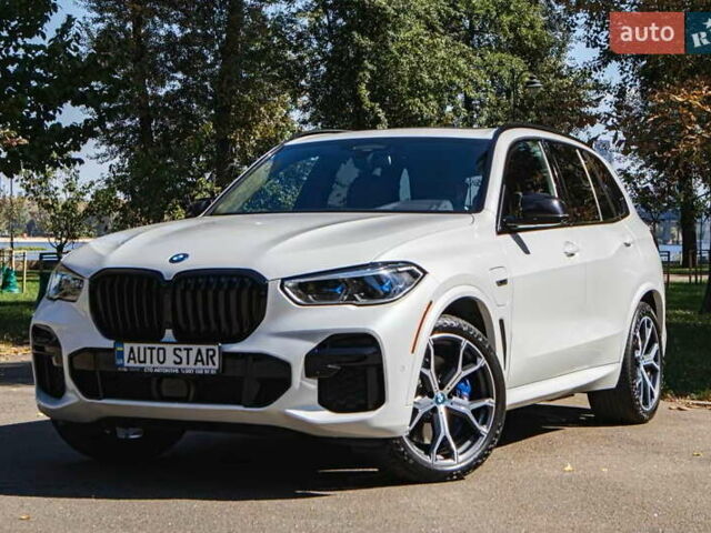 Белый БМВ Х5, объемом двигателя 3 л и пробегом 63 тыс. км за 74900 $, фото 1 на Automoto.ua