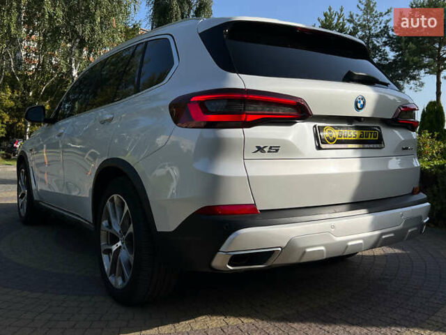Белый БМВ Х5, объемом двигателя 3 л и пробегом 30 тыс. км за 73500 $, фото 4 на Automoto.ua