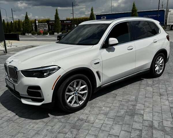 Белый БМВ Х5, объемом двигателя 3 л и пробегом 43 тыс. км за 66000 $, фото 10 на Automoto.ua