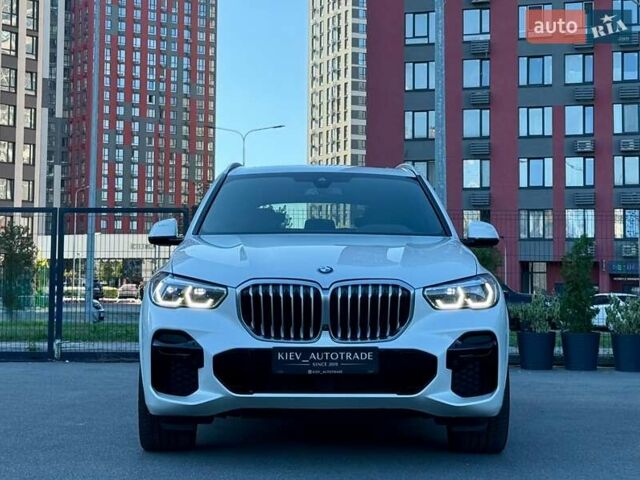 Белый БМВ Х5, объемом двигателя 3 л и пробегом 90 тыс. км за 69000 $, фото 2 на Automoto.ua