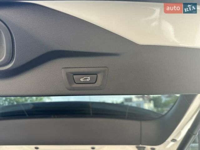 Белый БМВ Х5, объемом двигателя 3 л и пробегом 24 тыс. км за 74800 $, фото 59 на Automoto.ua