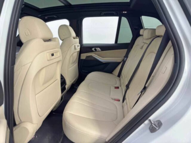 Белый БМВ Х5, объемом двигателя 3 л и пробегом 16 тыс. км за 45500 $, фото 12 на Automoto.ua