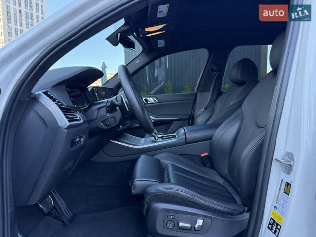Белый БМВ Х5, объемом двигателя 3 л и пробегом 90 тыс. км за 69000 $, фото 16 на Automoto.ua