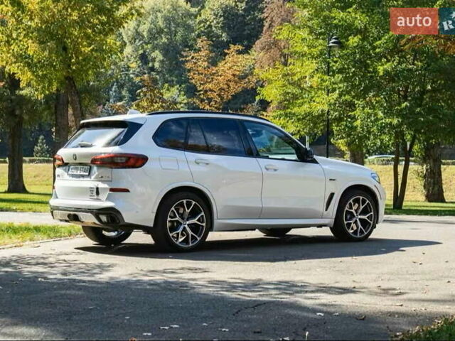 Белый БМВ Х5, объемом двигателя 3 л и пробегом 63 тыс. км за 69900 $, фото 13 на Automoto.ua