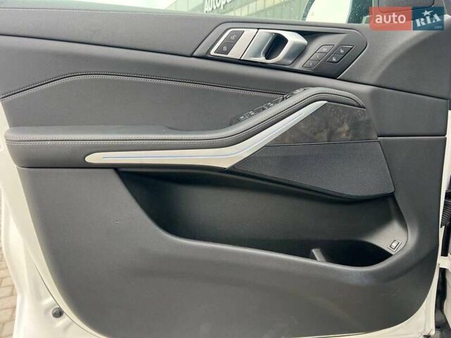 Белый БМВ Х5, объемом двигателя 3 л и пробегом 44 тыс. км за 66290 $, фото 14 на Automoto.ua