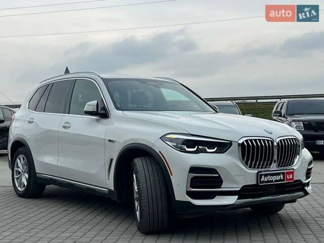 Белый БМВ Х5, объемом двигателя 3 л и пробегом 44 тыс. км за 66290 $, фото 2 на Automoto.ua