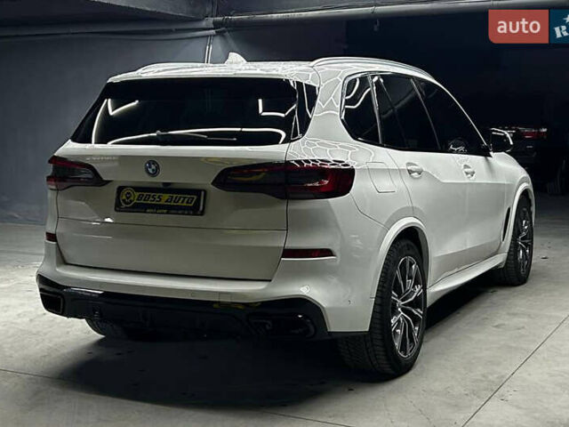 Белый БМВ Х5, объемом двигателя 3 л и пробегом 17 тыс. км за 68000 $, фото 5 на Automoto.ua