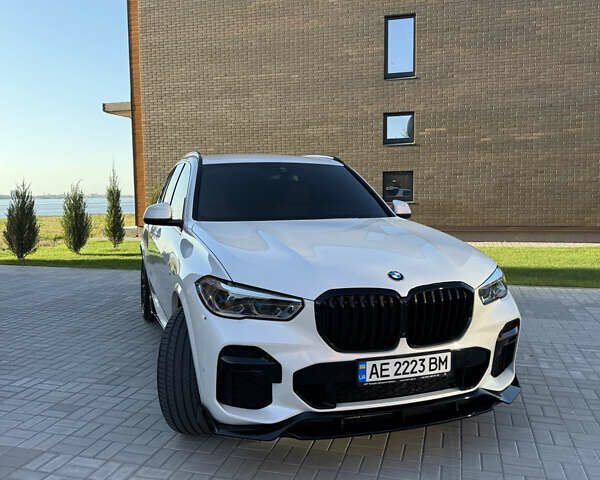 Белый БМВ Х5, объемом двигателя 2.99 л и пробегом 76 тыс. км за 76000 $, фото 1 на Automoto.ua