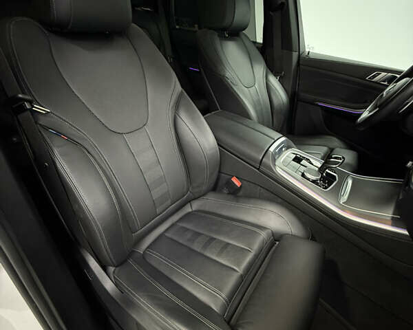 Белый БМВ Х5, объемом двигателя 3 л и пробегом 43 тыс. км за 62500 $, фото 27 на Automoto.ua