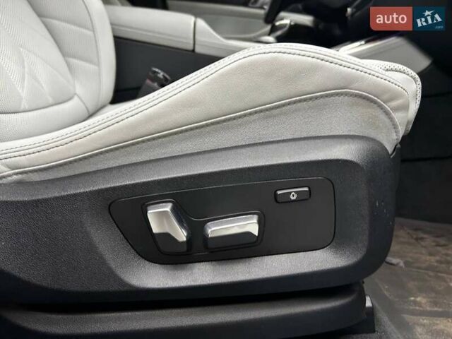 Белый БМВ Х5, объемом двигателя 3 л и пробегом 17 тыс. км за 68000 $, фото 6 на Automoto.ua