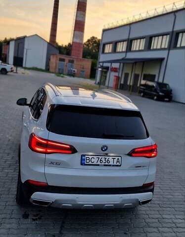 Белый БМВ Х5, объемом двигателя 3 л и пробегом 31 тыс. км за 72500 $, фото 5 на Automoto.ua