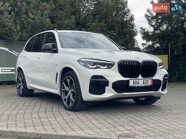 БМВ Х5 2022 в Черновцах на Automoto.ua Белый БМВ Х5, объемом двигателя 3 л и пробегом 95 тыс. км за 73000 $, фото 2 на Automoto.ua