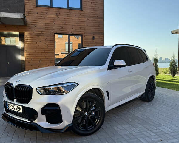 Белый БМВ Х5, объемом двигателя 2.99 л и пробегом 76 тыс. км за 76000 $, фото 3 на Automoto.ua