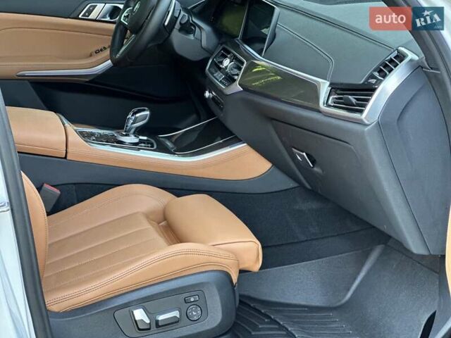 Белый БМВ Х5, объемом двигателя 3 л и пробегом 27 тыс. км за 67500 $, фото 37 на Automoto.ua