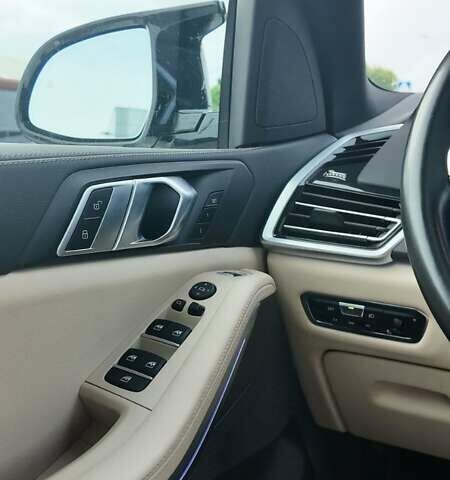 Белый БМВ Х5, объемом двигателя 3 л и пробегом 17 тыс. км за 64900 $, фото 16 на Automoto.ua