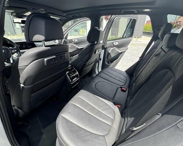 Белый БМВ Х5, объемом двигателя 3 л и пробегом 43 тыс. км за 66000 $, фото 19 на Automoto.ua