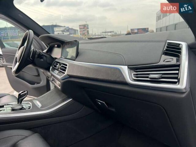 Белый БМВ Х5, объемом двигателя 3 л и пробегом 44 тыс. км за 66290 $, фото 44 на Automoto.ua