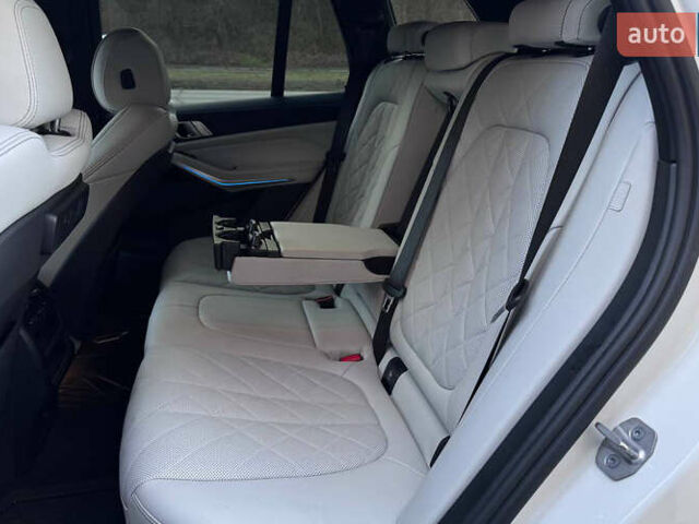 Белый БМВ Х5, объемом двигателя 3 л и пробегом 17 тыс. км за 68000 $, фото 18 на Automoto.ua