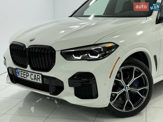 Белый БМВ Х5, объемом двигателя 3 л и пробегом 43 тыс. км за 62500 $, фото 3 на Automoto.ua