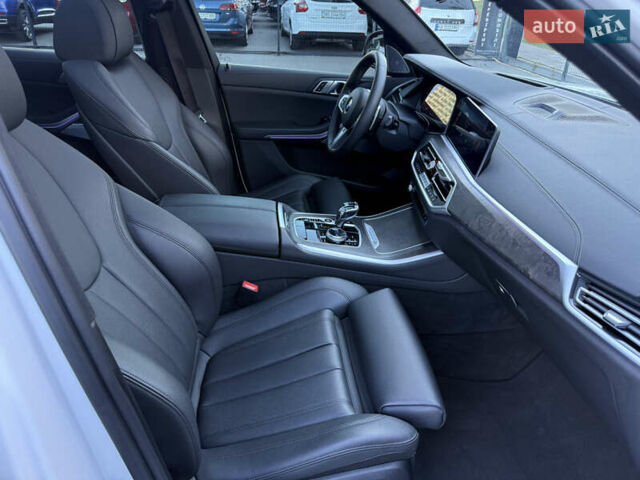 Белый БМВ Х5, объемом двигателя 3 л и пробегом 90 тыс. км за 69000 $, фото 45 на Automoto.ua