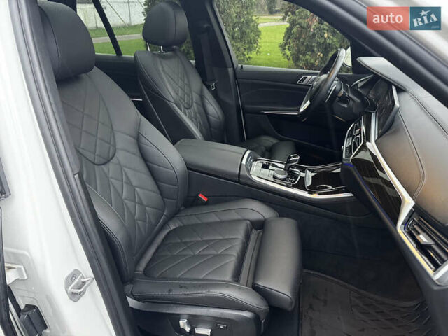 Белый БМВ Х5, объемом двигателя 3 л и пробегом 19 тыс. км за 57000 $, фото 19 на Automoto.ua