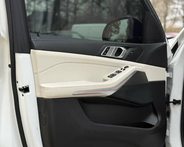 Білий БМВ Х5, об'ємом двигуна 2.99 л та пробігом 20 тис. км за 88999 $, фото 34 на Automoto.ua