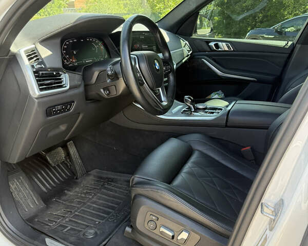 Белый БМВ Х5, объемом двигателя 3 л и пробегом 55 тыс. км за 64500 $, фото 8 на Automoto.ua