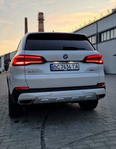 Белый БМВ Х5, объемом двигателя 3 л и пробегом 31 тыс. км за 72500 $, фото 4 на Automoto.ua