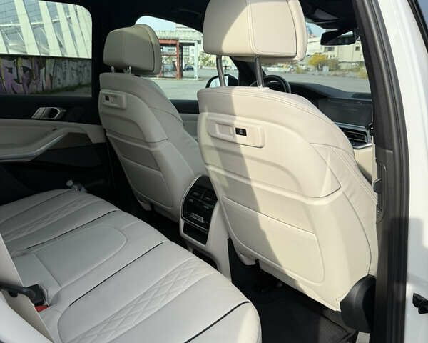 Белый БМВ Х5, объемом двигателя 3 л и пробегом 53 тыс. км за 88000 $, фото 22 на Automoto.ua